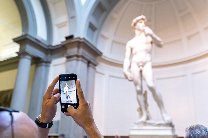 Michelangelo’s David, Accademia & Uffizi Small Group Tour - Finding Your Guide: Meeting Points and Timing Tips That Save Stress