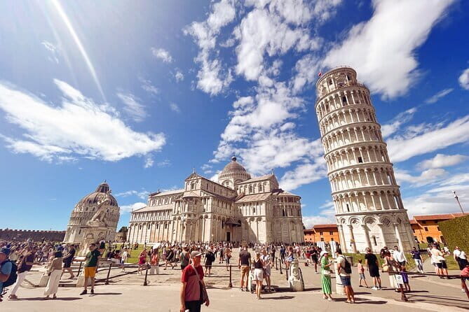 Pisa and Lucca Day Trip from Florence - Pisa Arrival: Square of Miracles First Contact