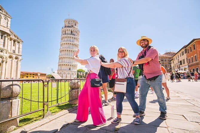 Premium Private Tour to Siena, Pisa, San Gimignano and Tuscany - San Gimignano’s towers and Piazza della Cisterna: perfect for wandering