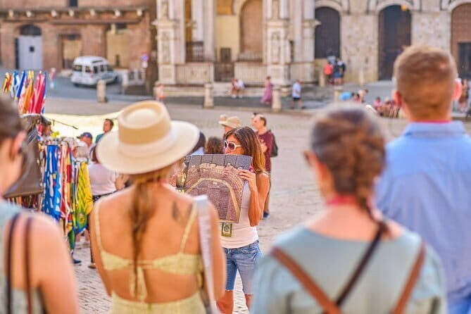 Premium Private Tour to Siena, Pisa, San Gimignano and Tuscany - Pisa at the end of the day: what fits, what to choose