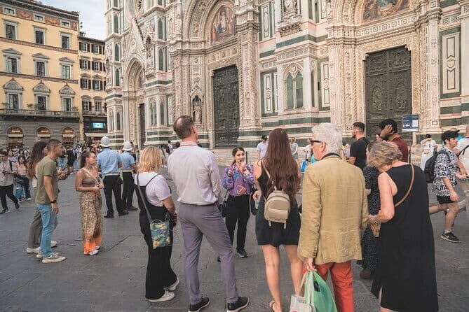 Premium Small-Group Uffizi Tour - Crowd reality with a max of 9 people