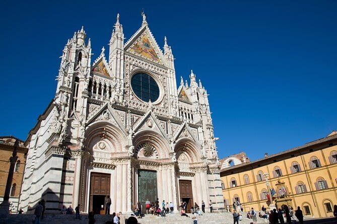 Private day trip to Siena, San Gimignano, Chianti and Pisa, from Florence - Siena in two hours: Piazza del Campo and the Gothic cathedral