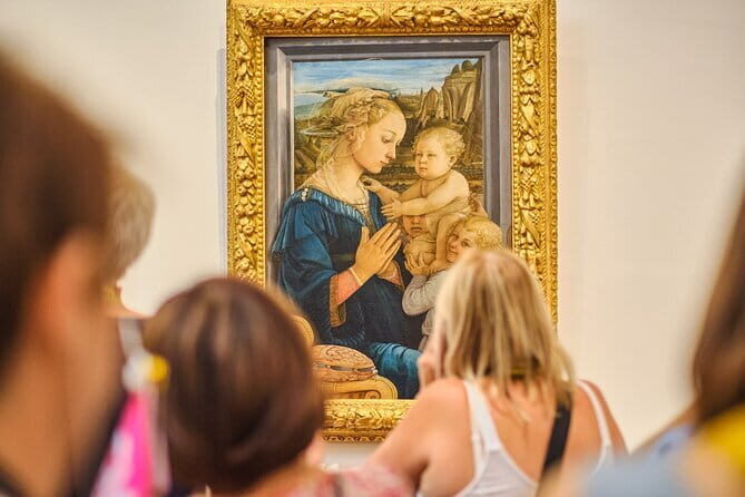Private day trip to Siena, San Gimignano, Chianti and Pisa, from Florence - Pisa at Piazza dei Miracoli: timing your photos and your feet