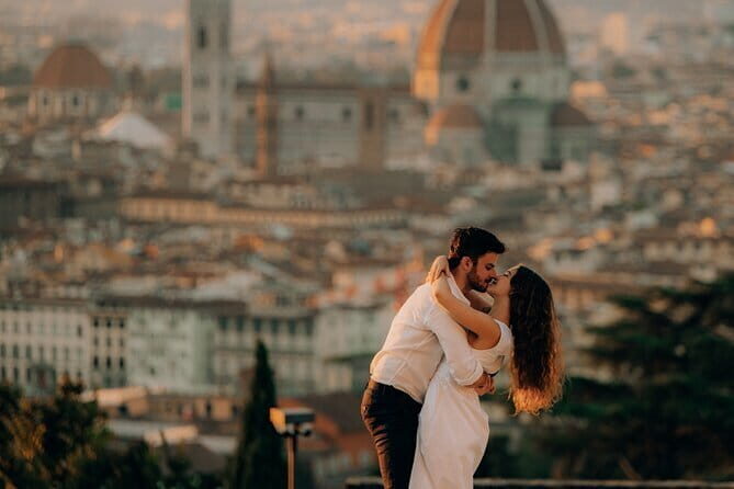 Private Photoshoot in Florence - Picking your backdrop: Duomo center streets vs Piazzale Michelangelo