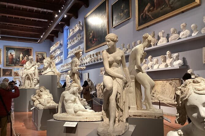 Skip the Line: Accademia Gallery Priority Entry Ticket with eBook - Entering Galleria dell’Accademia: what your self-guided visit feels like