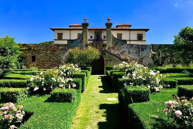 SMALL-GROUP Wine Safaris: Tuscan Wine Tasting Tours from Florence - Why the 4WD style from Florence feels different