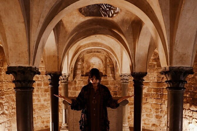 The essence of Florence, walking tour with Camilla - Badia Fiorentina: a church that changes the mood fast