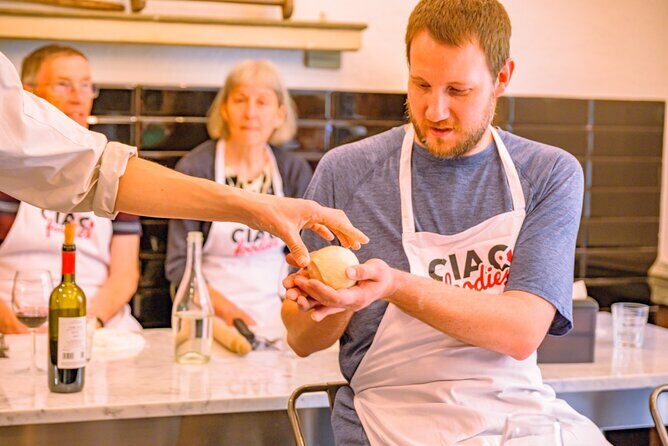 The Italian Way: Pizza and Gelato Class with Unlimited Wine - Choosing crust styles and building a pie that bakes evenly