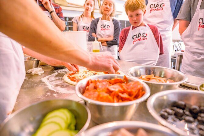 The Italian Way: Pizza and Gelato Class with Unlimited Wine - Unlimited Chianti: turning cooking time into a real Florence meal