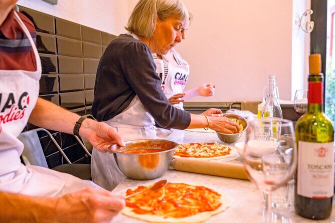 The Italian Way: Pizza and Gelato Class with Unlimited Wine - Small group size (max 15) and the personal attention you’re paying for