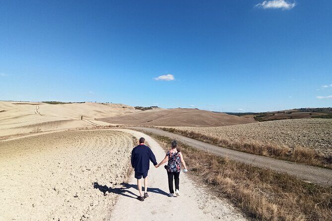 Val d'Orcia Brunello Wine Tour with Montalcino and Montepulciano - Food and Pairings: Pienza Lunch and Montepulciano Snacking